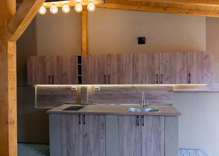 Nyaraló 'кадийца'